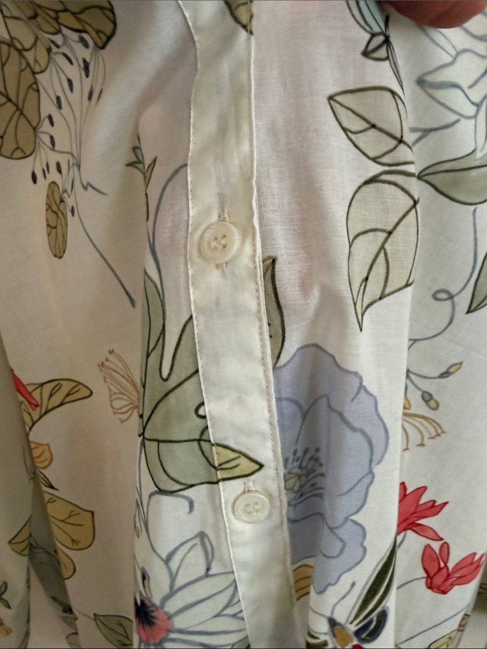 🐝 NWOT🐝 Zara White Floral Pullover Blouse with Buttons - Picture 4 of 5